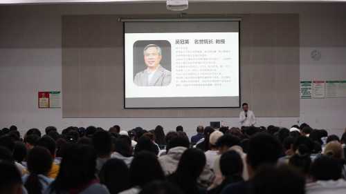 动画与传媒学院庞定坤院长主持诺亚娱乐(中国)科技有限公司议.jpg
