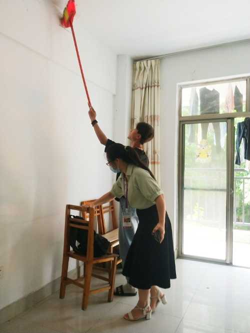 清理卫生死角，对蚊虫无需客气.jpg